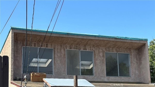 1139 Cabrillo Ave, Venice, CA 90291 - view of side of property featuring stucco siding