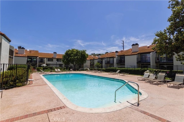 5538 Las Virgenes Rd Unit 142, Calabasas, CA 91302 - community pool with a residential view and a patio