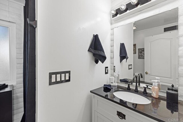 9739 Carta Ln, El Cajon, CA 92021 - bathroom with vanity