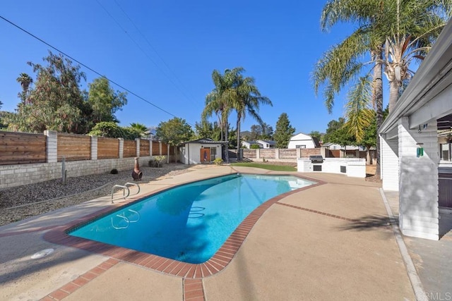 9739 Carta Ln, El Cajon, CA 92021 - view of swimming pool featuring a fenced backyard, area for grilling, and a patio