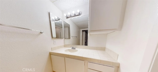 4660 Coldwater Canyon Ave Unit 4, Studio City, CA 91604 - bathroom with vanity