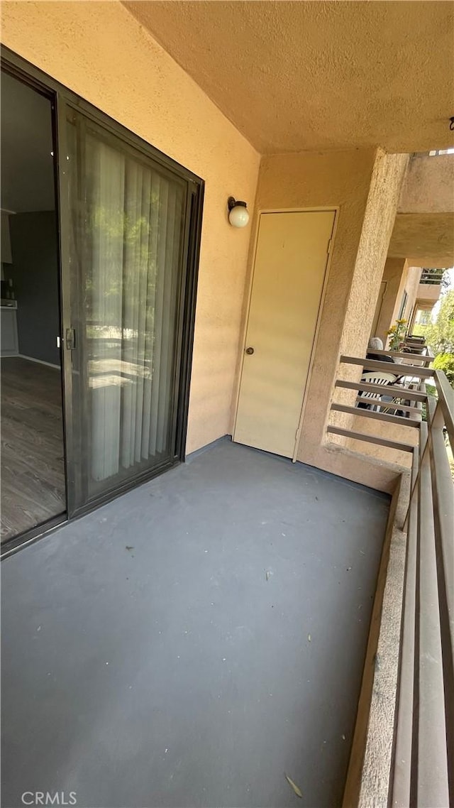 6815 Remmet Ave Unit 219, Canoga Park, CA 91303 - view of patio / terrace