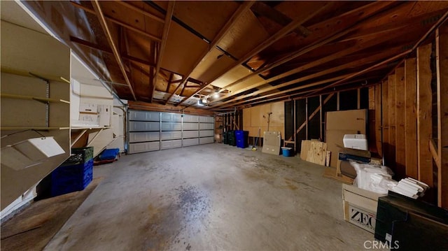 20061 Seneca Rd, Apple Valley, CA 92307 - view of garage