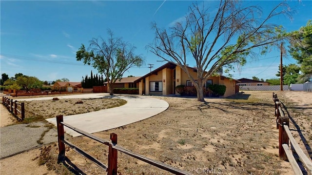 20061 Seneca Rd, Apple Valley, CA 92307 - view of yard