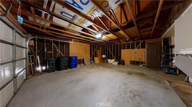20061 Seneca Rd, Apple Valley, CA 92307 - view of garage