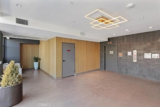 321 S Oxford Ave Unit 606, Los Angeles, CA 90020 - lobby featuring recessed lighting