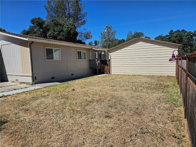 2890 7th St, Clearlake, CA 95422 - back of property featuring crawl space