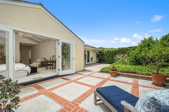 27 S La Senda Dr, Laguna Beach, CA 92651 - view of patio / terrace