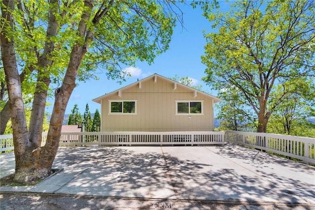 28720 Zion Dr, Lake Arrowhead, CA 92352 - view of back of property