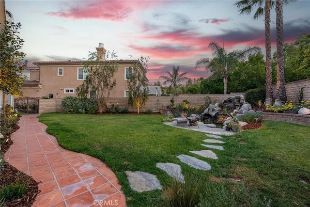 26941 Redwood Bluff Ln, Valencia, CA 91381 - view of yard at dusk