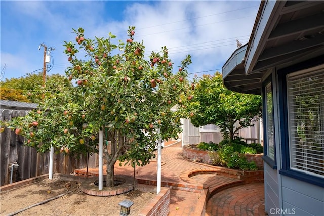 418 Tulare Ave, Morro Bay, CA 93442 - fenced backyard featuring a patio area