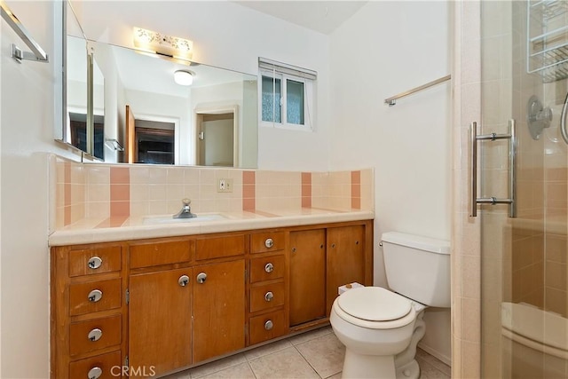 24141 Zell Ct, Crestline, CA 92325 - bathroom featuring decorative backsplash, toilet, vanity, and a stall shower