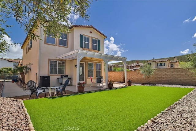 3607 Cascara Ct, Simi Valley, CA 93065 - rear view of property featuring a pergola, stucco siding, and a patio area