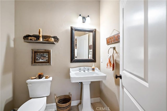 10204 Mount Olympus Valley Rd, Fallbrook, CA 92028 - bathroom with toilet and baseboards