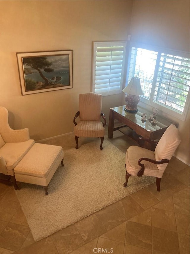32295 Via Arias, Temecula, CA 92592 - sitting room with baseboards