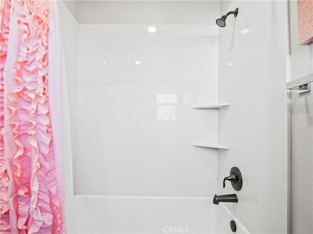 22385 Midtown Ct, Saugus, CA 91350 - bathroom view of shower / tub combo