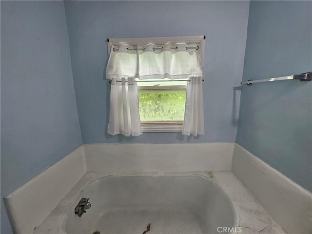 549 San Juan Ave, Venice, CA 90291 - full bathroom featuring a garden tub