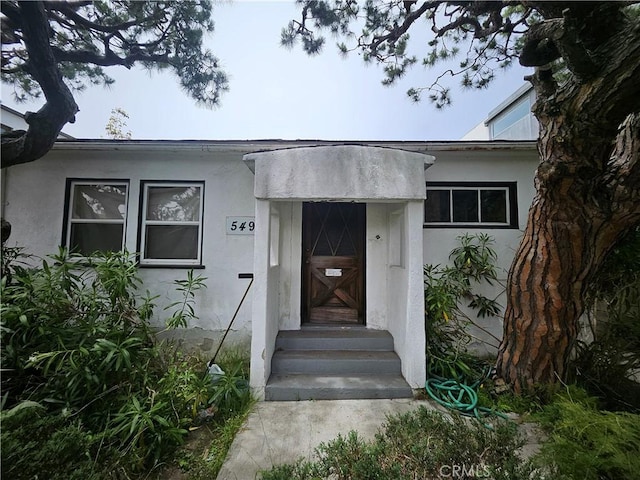 549 San Juan Ave, Venice, CA 90291 - property entrance featuring stucco siding