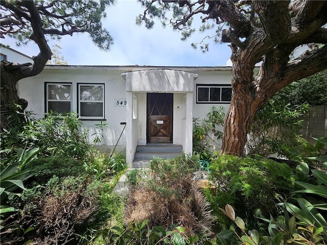 549 San Juan Ave, Venice, CA 90291 - view of front of home with stucco siding