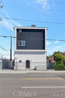 8418 S Main St, Los Angeles, CA 90003 - view of building exterior