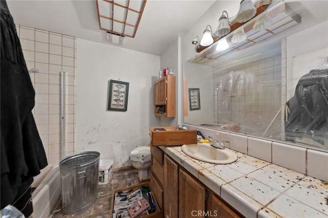 13397 Robin Ct, Yucaipa, CA 92399 - full bath featuring vanity, tub / shower combination, toilet, and baseboards
