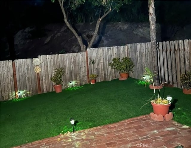 10831 Roycroft St Unit 8, Sun Valley, CA 91352 - view of yard