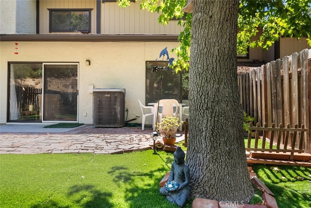10831 Roycroft St Unit 8, Sun Valley, CA 91352 - view of yard featuring cooling unit and a patio area