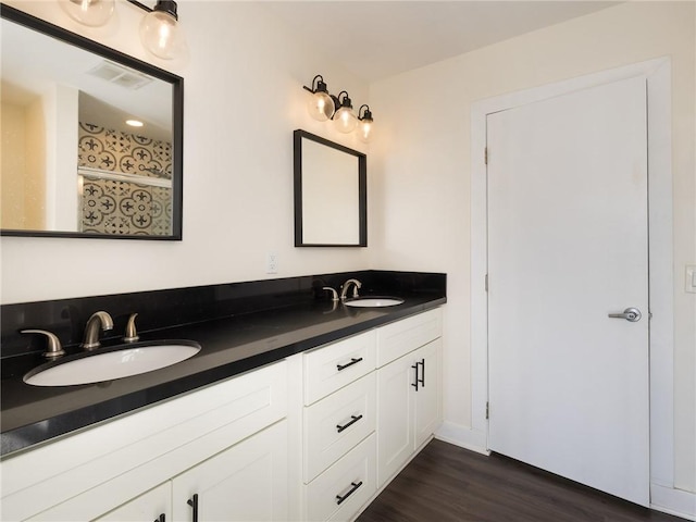 5518 W 117th St, Hawthorne, CA 90304 - full bath with double vanity and wood finished floors