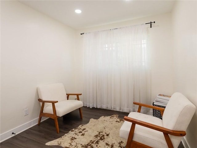 5518 W 117th St, Hawthorne, CA 90304 - sitting room featuring dark wood finished floors, baseboards, and recessed lighting