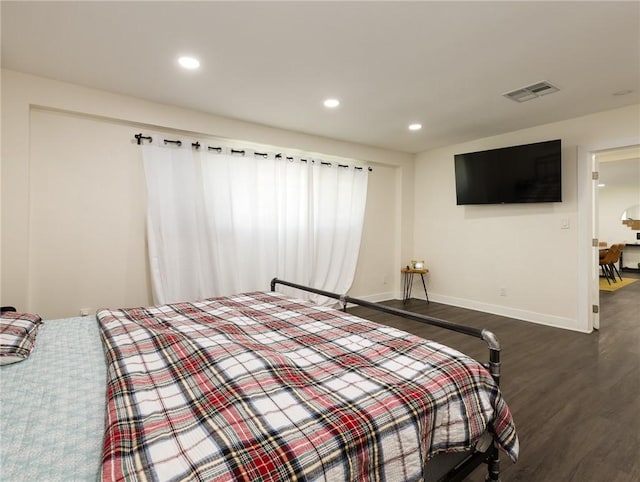 5518 W 117th St, Hawthorne, CA 90304 - bedroom with wood finished floors, baseboards, and recessed lighting