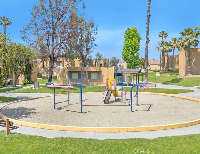 1066 N Orange St, Riverside, CA 92501 - photo 2