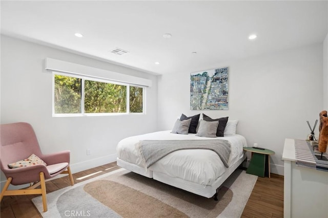 1435 Cerritos Dr, Laguna Beach, CA 92651 - bedroom with baseboards, wood finished floors, and recessed lighting