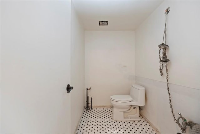 6164 Amberwood Dr, Rancho Cucamonga, CA 91701 - bathroom with toilet