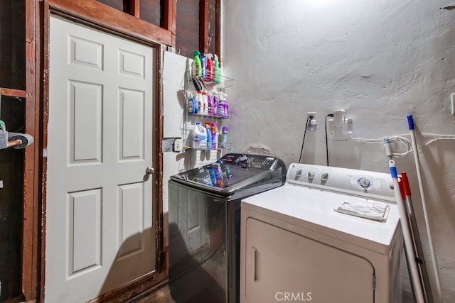 327 S 35th St, San Diego, CA 92113 - washroom featuring washer and dryer
