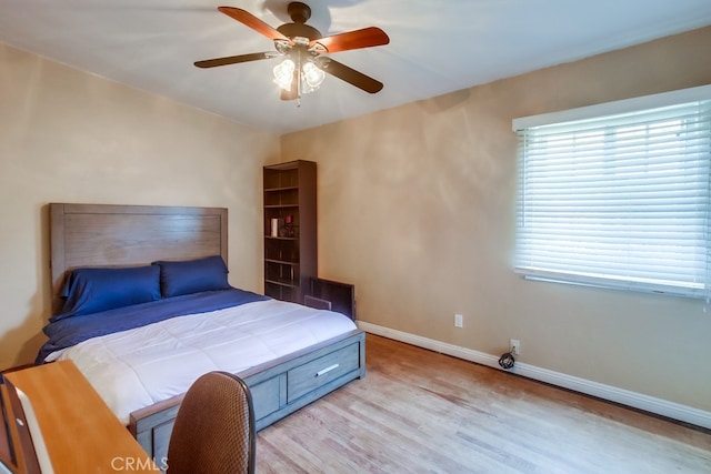 327 S 35th St, San Diego, CA 92113 - bedroom featuring light wood-type flooring, baseboards, and ceiling fan