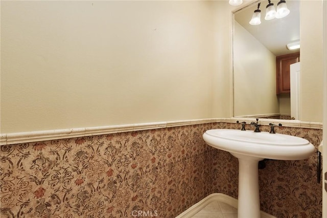 6471 Frampton Cir, Huntington Beach, CA 92648 - bathroom with wainscoting