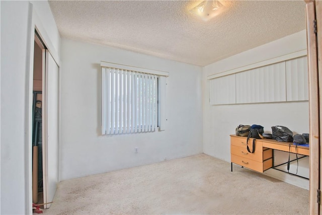 16751 Ludlow St, Granada Hills, CA 91344 - carpeted home office featuring a textured ceiling