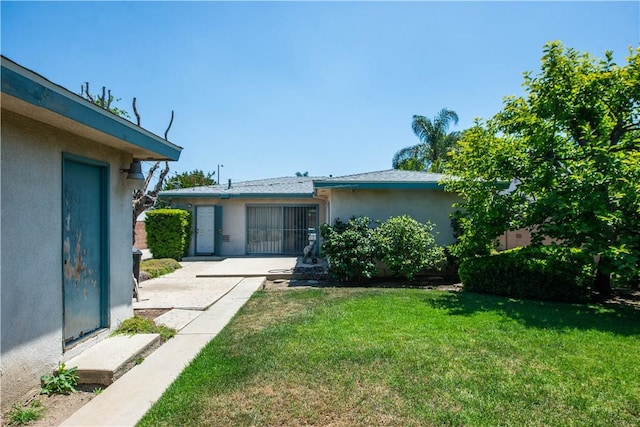 16751 Ludlow St, Granada Hills, CA 91344 - view of green lawn