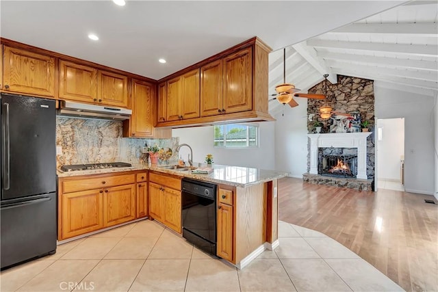 786 S Spanish Oak Ln, La Puente, CA 91746 - kitchen featuring black appliances, under cabinet range hood, a sink, ceiling fan, and backsplash