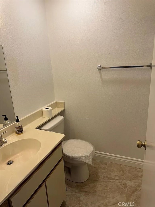 3880 W Jacinto View Rd Unit M, Banning, CA 92220 - bathroom with toilet and vanity
