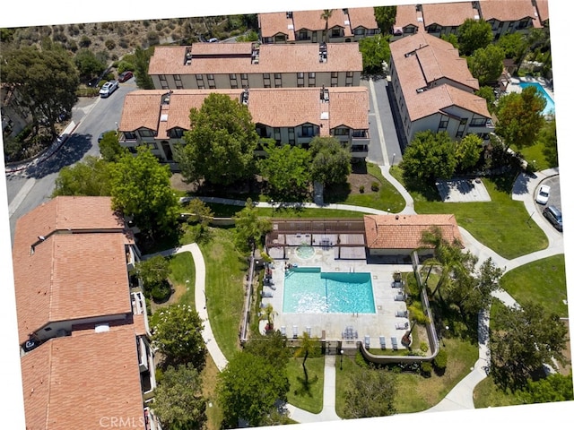 28031 Sarabande Ln Unit 128, Canyon Country, CA 91387 - bird's eye view of a pool