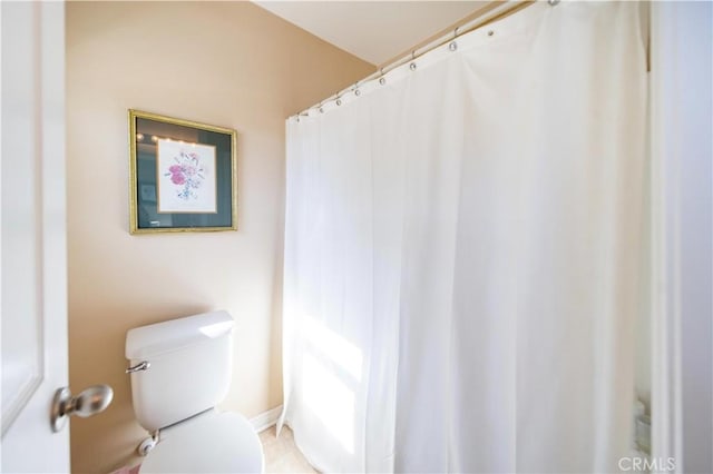 31786 Sorrel Run Ct, Menifee, CA 92584 - full bathroom with toilet and a shower with shower curtain
