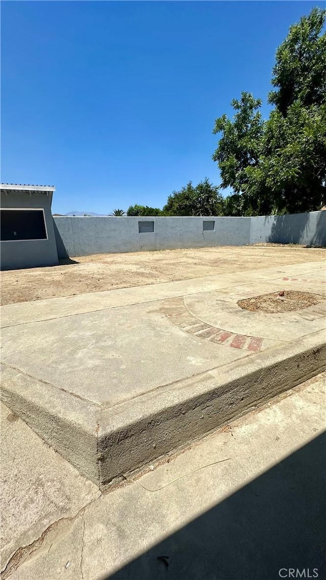 2045 S Cypress Ave, Ontario, CA 91762 - view of yard
