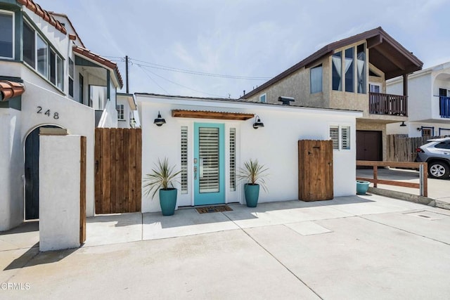 244 Cahuenga Dr, Oxnard, CA 93035 - view of home's exterior featuring stucco siding