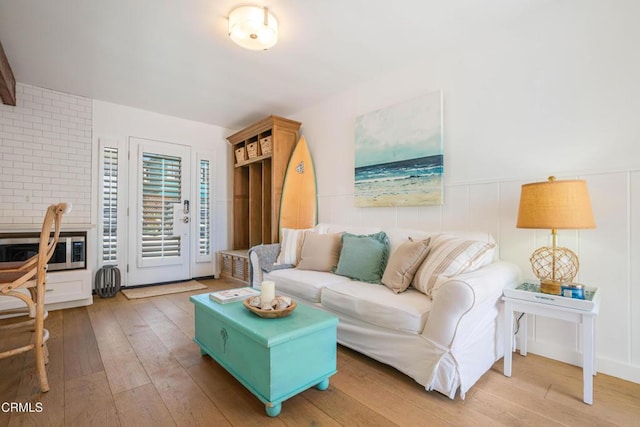 244 Cahuenga Dr, Oxnard, CA 93035 - living area featuring hardwood / wood-style floors