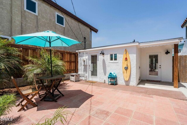 244 Cahuenga Dr, Oxnard, CA 93035 - view of patio