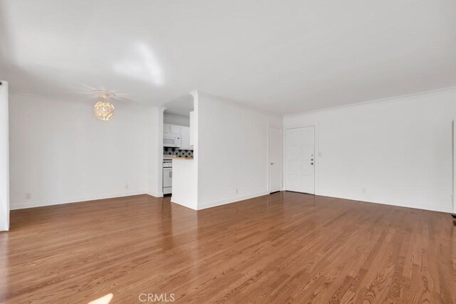 1020 Granville Ave Unit 205, Los Angeles, CA 90049 - unfurnished living room with light wood-style floors