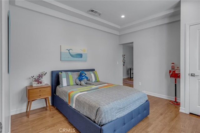 4275 Country Club Dr, Long Beach, CA 90807 - bedroom featuring light wood-style floors, recessed lighting, and baseboards