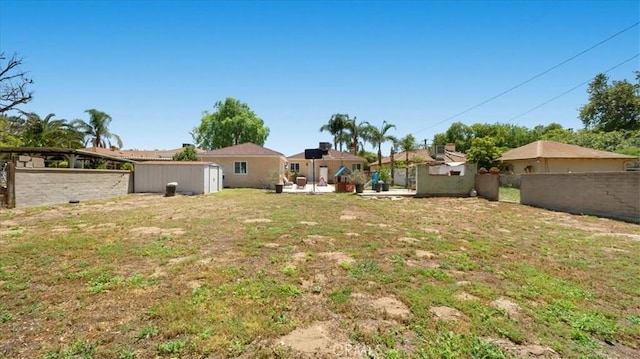 686 W 34th St, San Bernardino, CA 92405 - view of yard