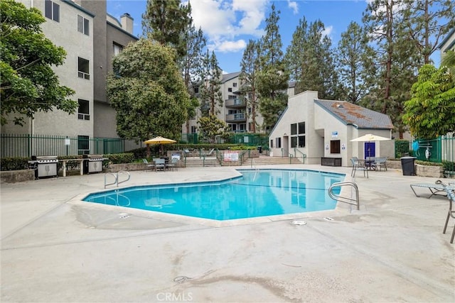 1441 Brett Pl Unit 136, San Pedro, CA 90732 - community pool featuring a patio area and grilling area